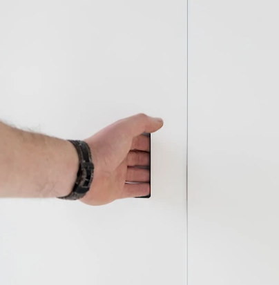 Invisible handle with magnetic lock - short striking plate No-Ha 938 S5