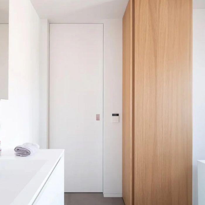 Invisible handle with WC magnetic lock - long striking plate No-Ha mini 937 SO