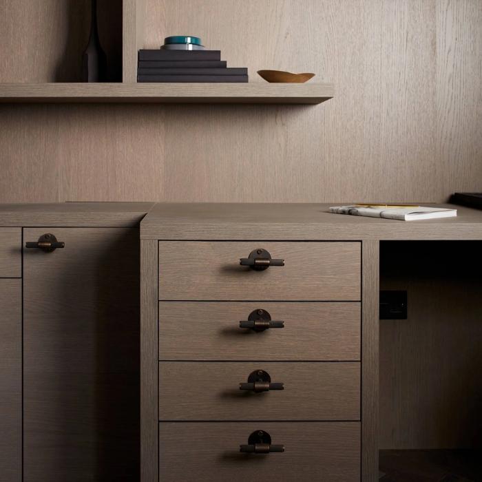 T-Bar on plate Buster + Punch Cross