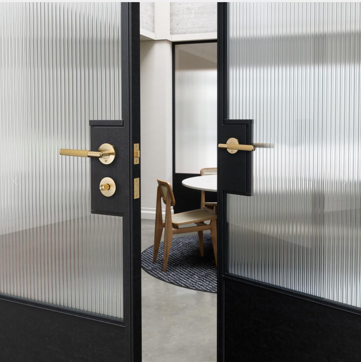 WC knob Buster + Punch Linear